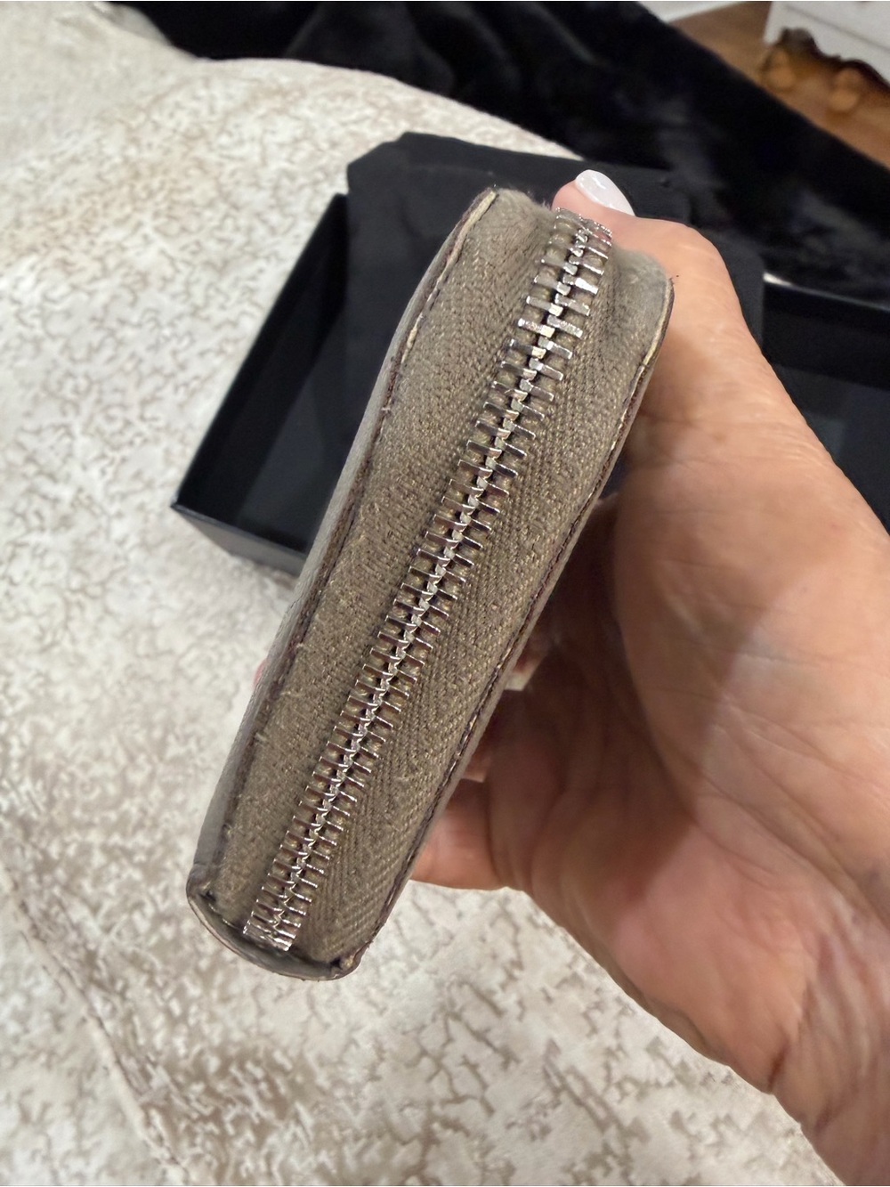 Saint Laurent Grey Pebbled Leather Continental Wallet with Silver YSL - Picture 3 of 7